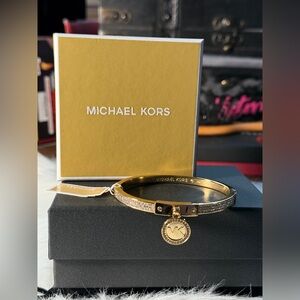 NEW‼️ Michael Kors Stainless Steel and Pavé Crystal MK Logo Bangle Bracelet